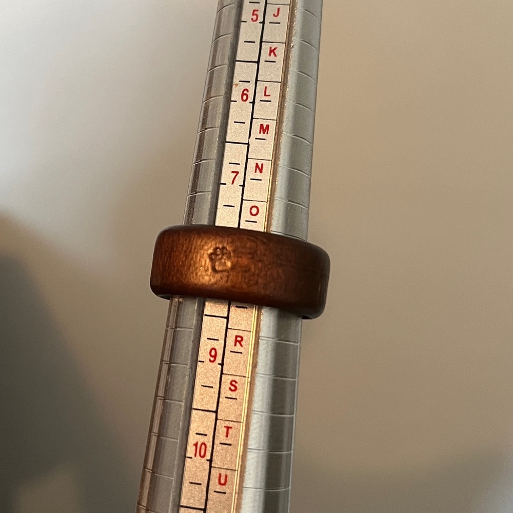 HANDMADE WOOD RING | SIZES 8+8.5| BEAR PAW IMPRINTED | ACACIA WOOD | NEW IN BOX! - Picture 8 of 12